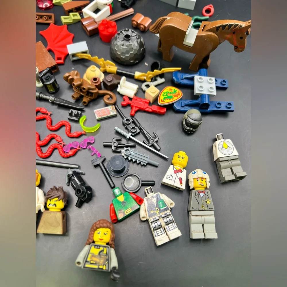 LEGO Assorted‎ Minifigures and Accessories Set-Weapons, Snakes, etc